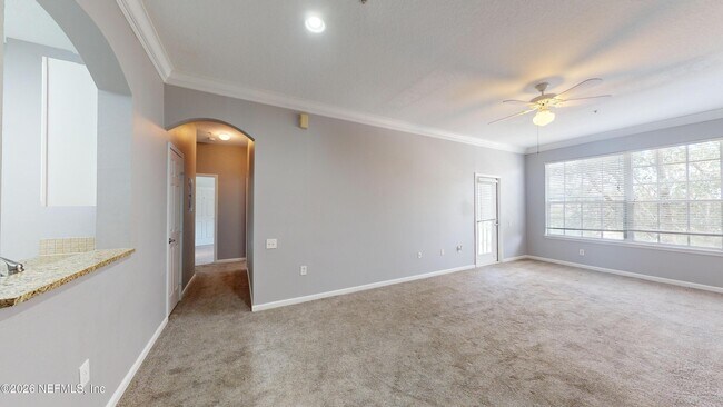 Building Photo - 10550 Baymeadows Rd