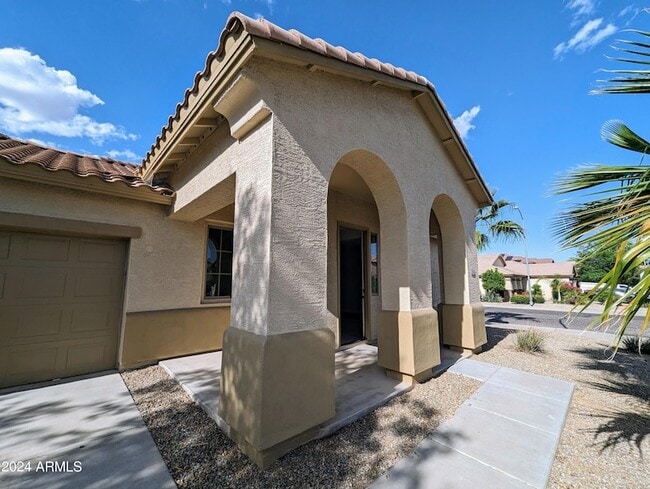 Building Photo - 15432 W Tasha Cir