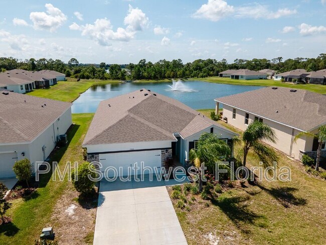 Building Photo - 5928 Silver Palm Blvd