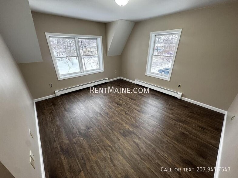 Building Photo - 8 Spring St