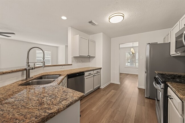 Building Photo - 14227 Cypress Valley Dr