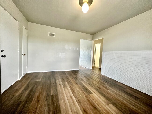 Building Photo - 2911 Lemay Ferry Rd