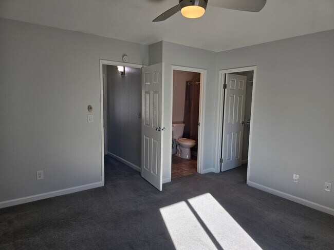 Building Photo - Wonderful Mountain Meadows "end unit"