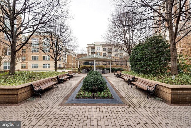 Building Photo - 12000 Market St