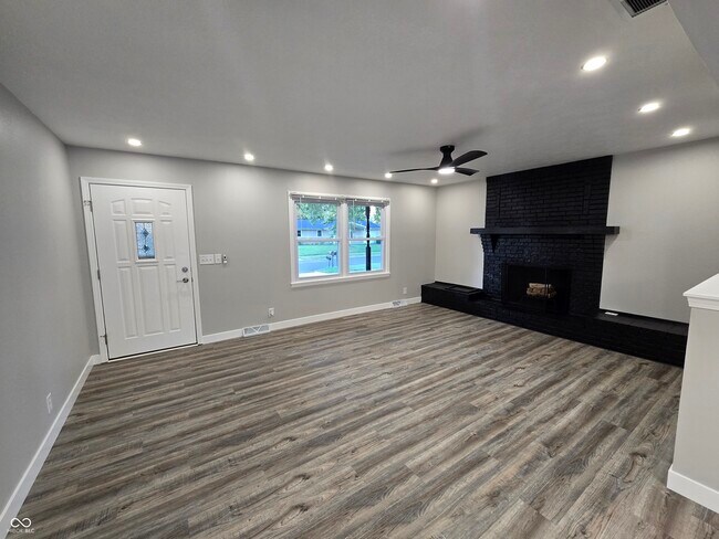 Building Photo - 2115 Dawnshire Dr