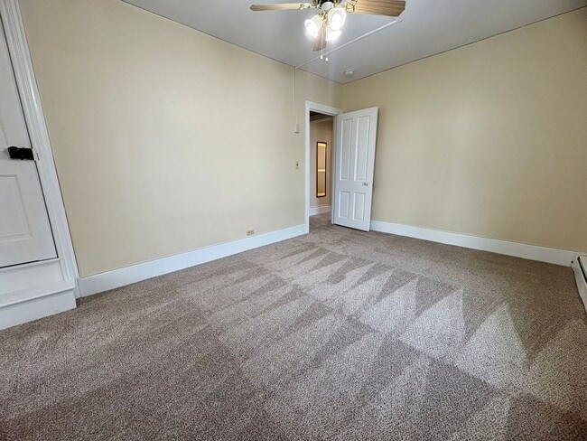 Building Photo - 3 Bedroom 1.5 Bathroom in Elizabethtown!