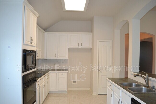 Building Photo - 5404 Briarwood Dr