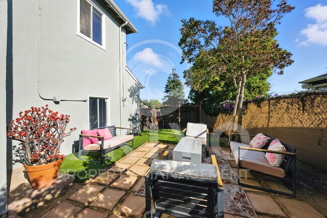 Building Photo - 4159 Midvale Ave