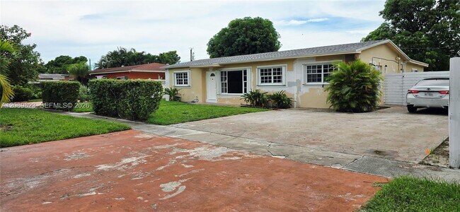 Building Photo - 580 W 34th Pl