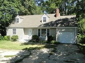 Building Photo - Your Next Home Awaits: 4BR/2BA in Desirable Prairie Village Location!