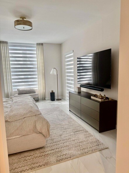 Building Photo - 220 SE Mizner Blvd