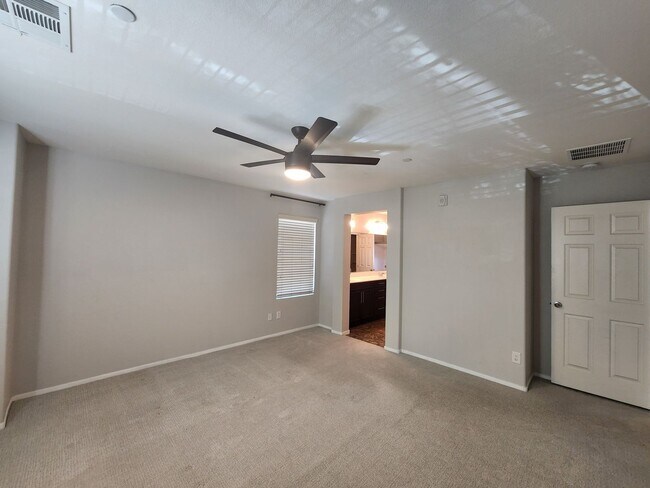 Building Photo - Unique condo with rooftop Strip Views and modern amenities.