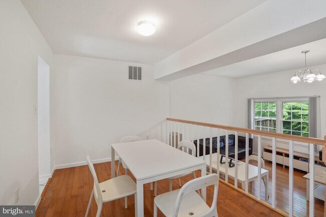Building Photo - 6367 Buffie Ct