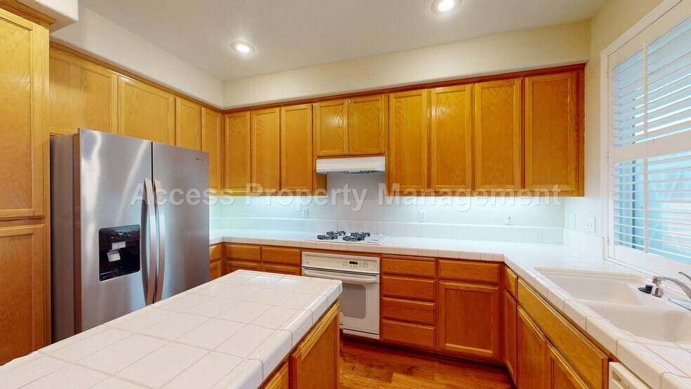 Building Photo - 4177 Sunny Ln