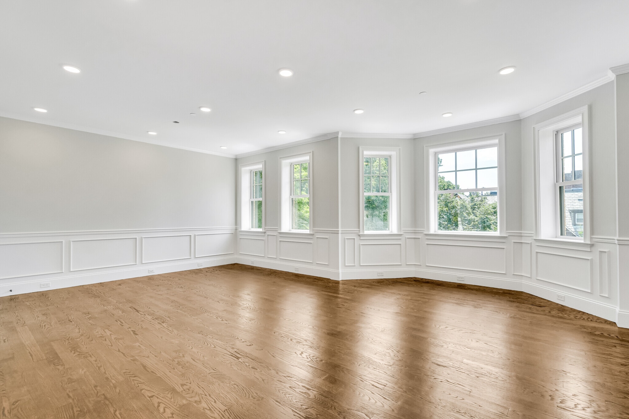 Building Photo - 128 Longwood Ave