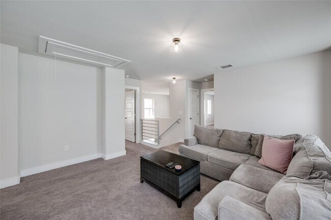 Building Photo - 7405 Buchholz St