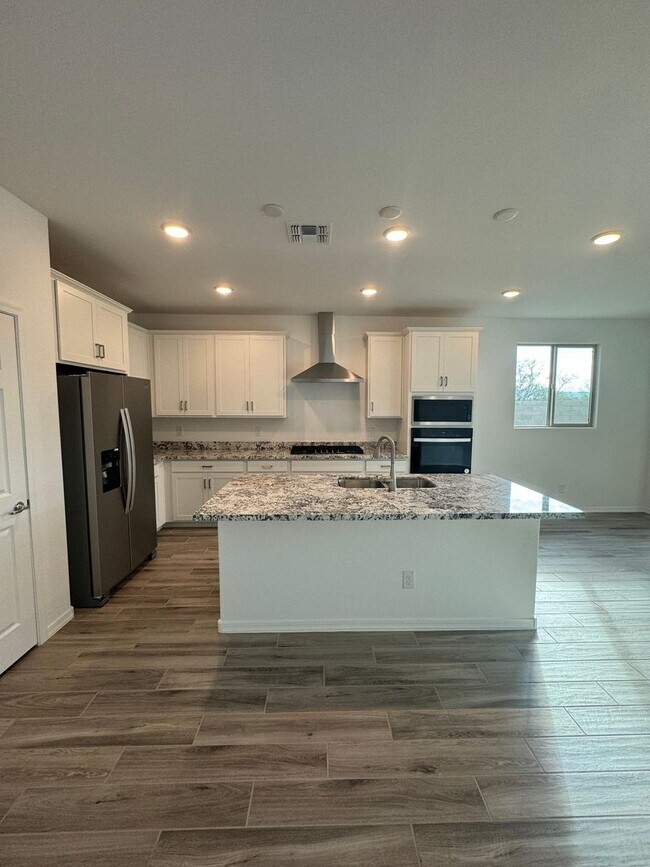 Building Photo - BRAND NEW HOME IN SENTERO CROSSING