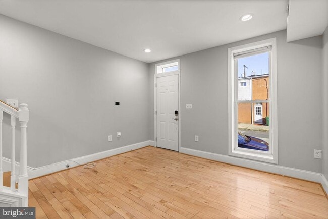 Building Photo - 1456 Battery Ave