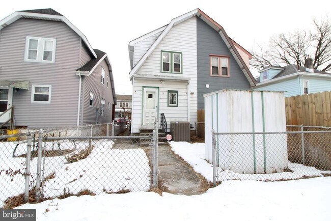 Building Photo - 42 Bismarck Ave