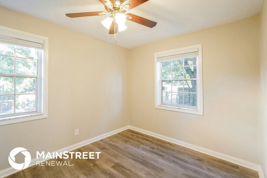 Building Photo - 1524 W River Shore Way