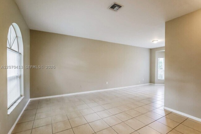 Building Photo - 7712 Highlands Cir