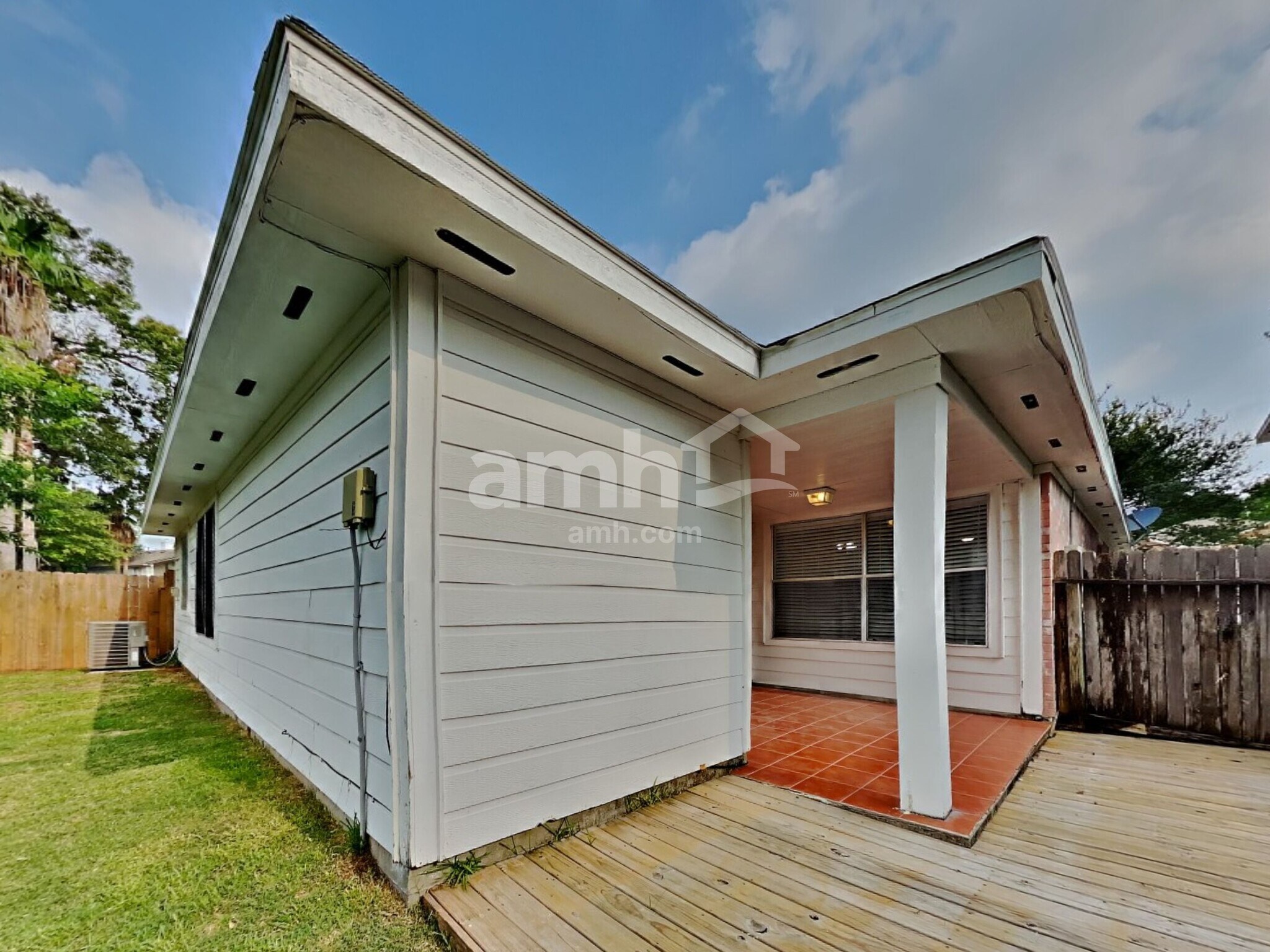 Building Photo - 1522 Telkwa Dr