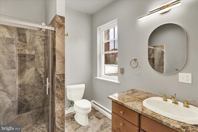 Building Photo - 734 Franklin St