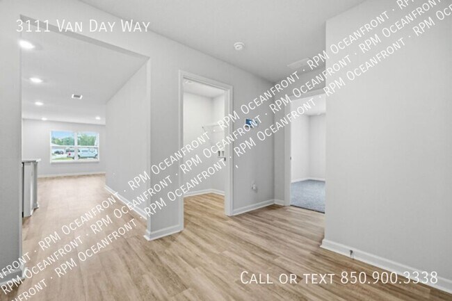 Building Photo - 3111 Van Day Way