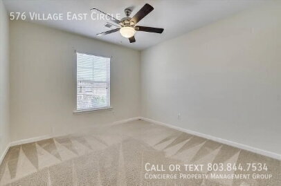 Building Photo - 576 Village E Cir
