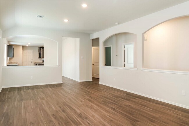 Building Photo - 2432 Carp Dr