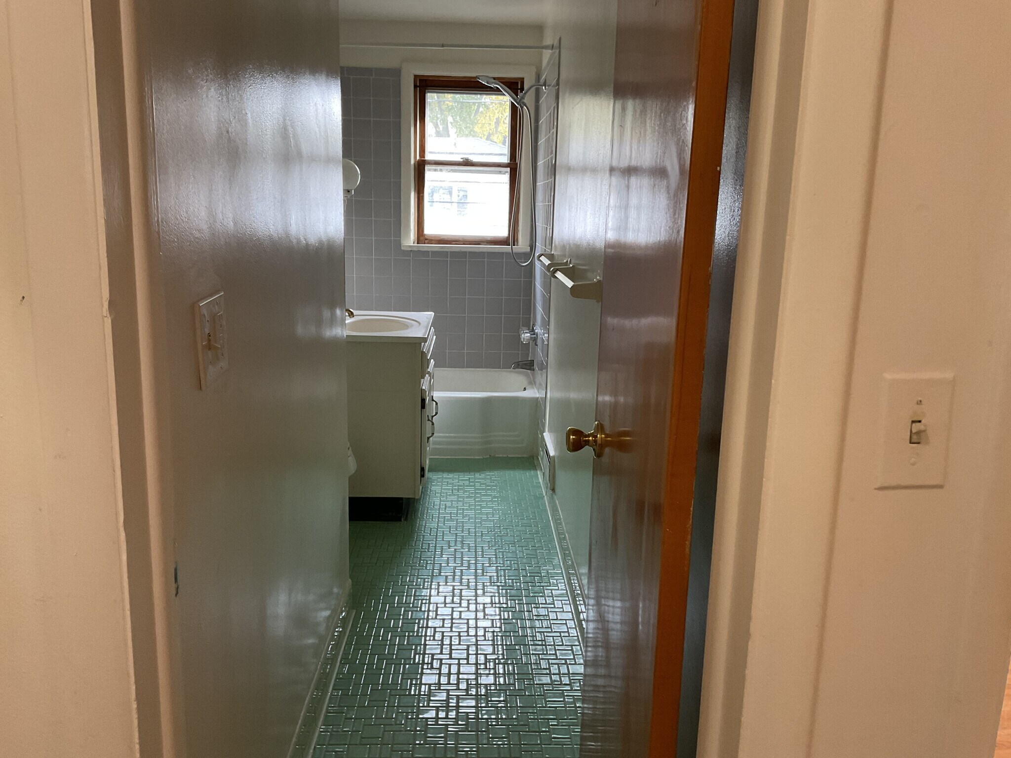 Building Photo - 211 Magnolia Ave