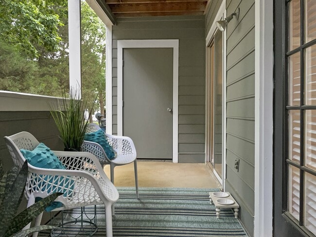 Building Photo - Lexington Farms Apartments