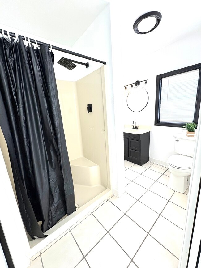 Building Photo - 14 Hackmatack St