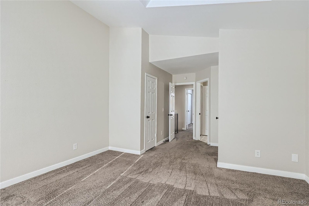 Building Photo - 9423 W Ontario Dr