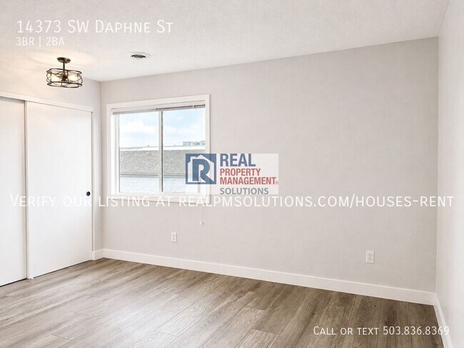 Building Photo - 14373 SW Daphne St