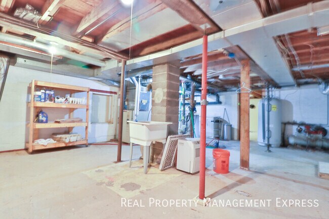 Building Photo - 47704 E 69th St