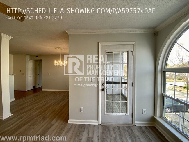 Building Photo - Available Soon -Updated 2BR/2BA Condo in M...