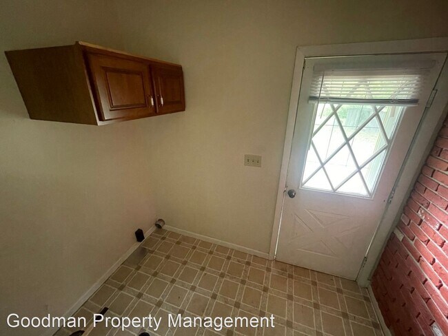 Building Photo - 3 br, 2 bath House - 675 Parma Center Road