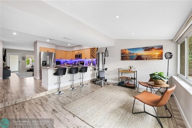 Building Photo - 914 Orange Isle