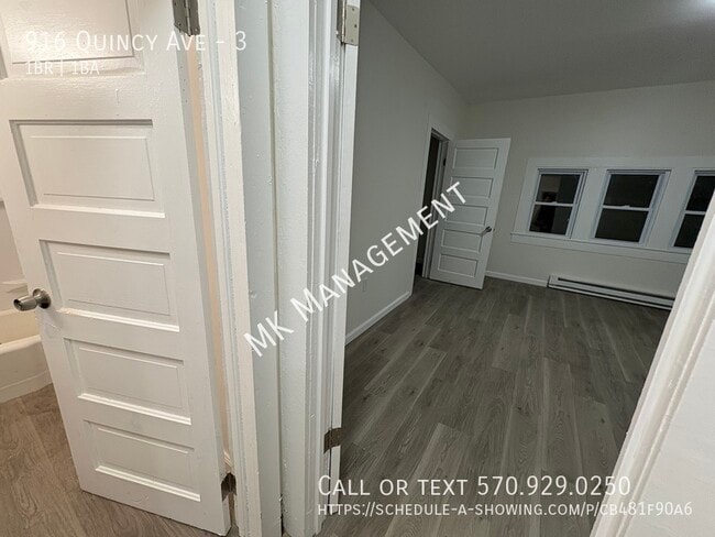 Building Photo - 916 Quincy Ave