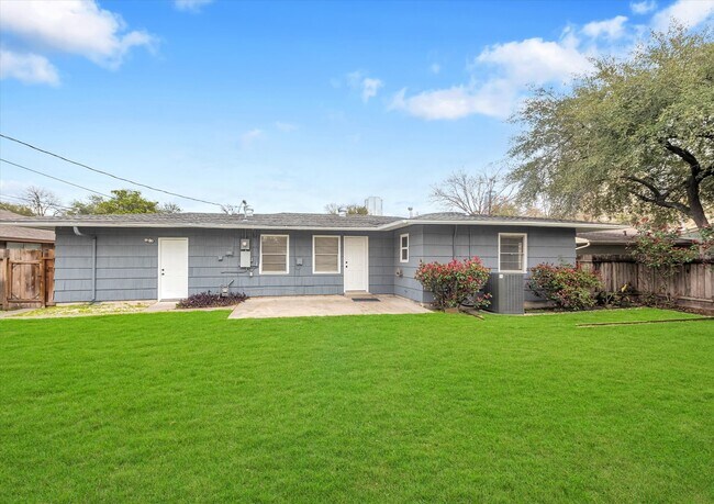 Building Photo - 5321 Pagewood Ln