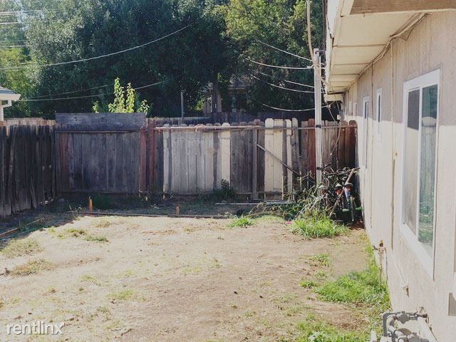 Building Photo - 2 br, 1 bath Duplex - 4101 44th Street 1
