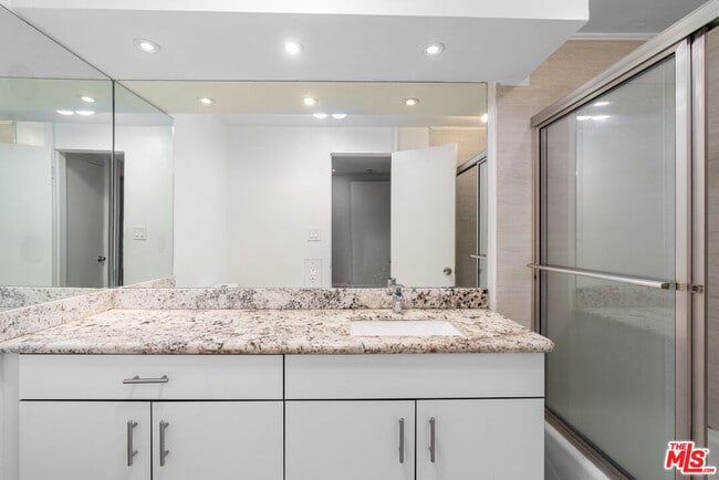 Building Photo - 7712 Pso Del Rey
