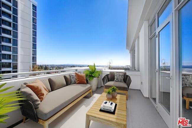 Building Photo - 10700 Wilshire Blvd