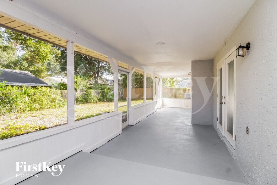 Building Photo - 1013 Taproot Dr