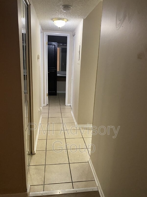 Building Photo - 3101 SW Macvicar Ave