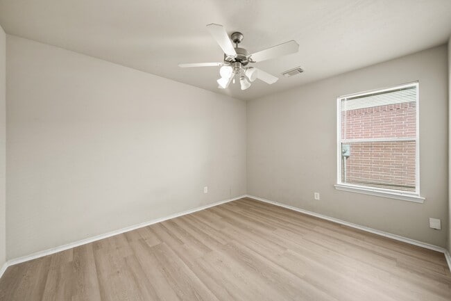 Building Photo - 2134 Vermillion Oak St