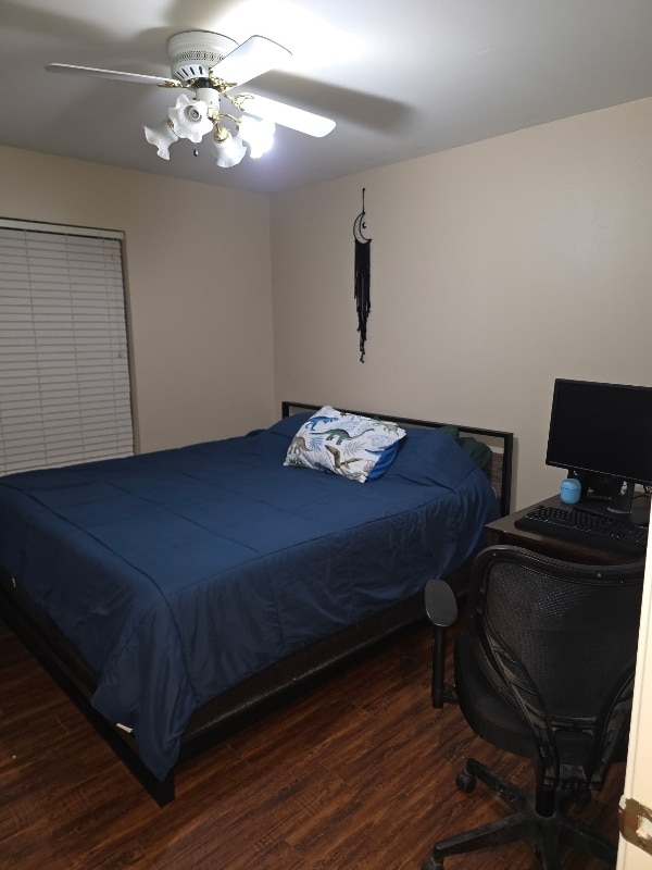 Building Photo - 712 Yorktown Ct