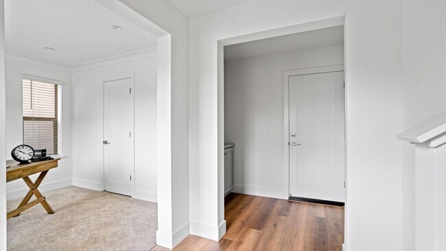 Building Photo - 2806 Chattleton Ln