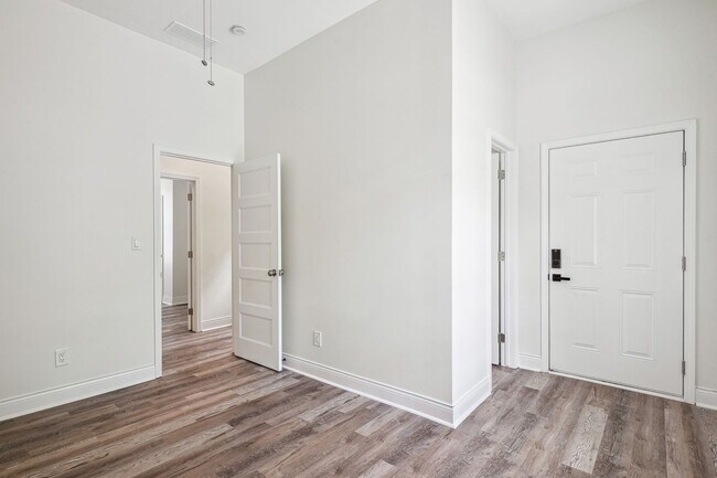 Building Photo - Incredible opportunity to live in Historic...
